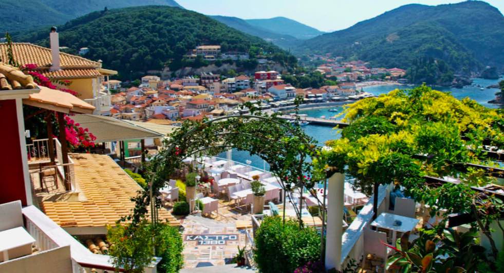 Ci sono molte delizie che abbracciano le colline intorno al porto di Parga - meteoweek.com