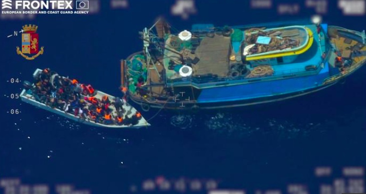 I migranti sui gommoni in vetrina: Dal peschereccio alla ONG Sea-Watch