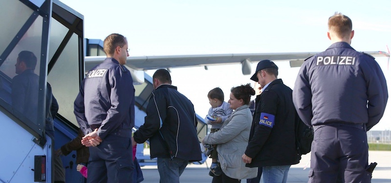 La Germania rispedisce i migranti in Italia con voli charter- già 967 su 7725 - meteoweek.com