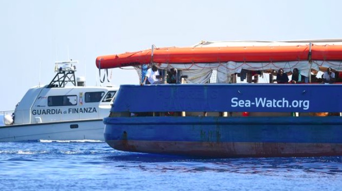 Sea Watch intercettata nuovamente dalla Guardia di Finanza - meteoweek.com