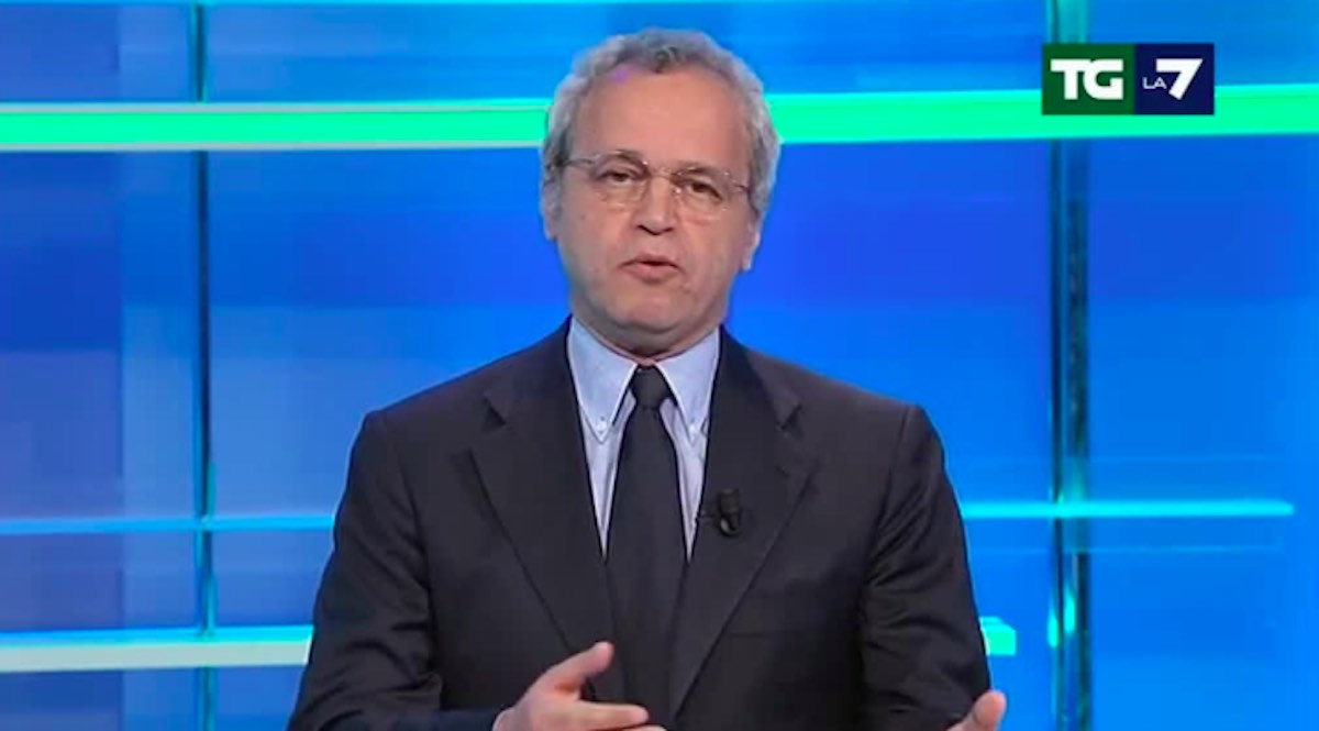 A fuoco lo studio di LA7 mentre Mentana è in diretta