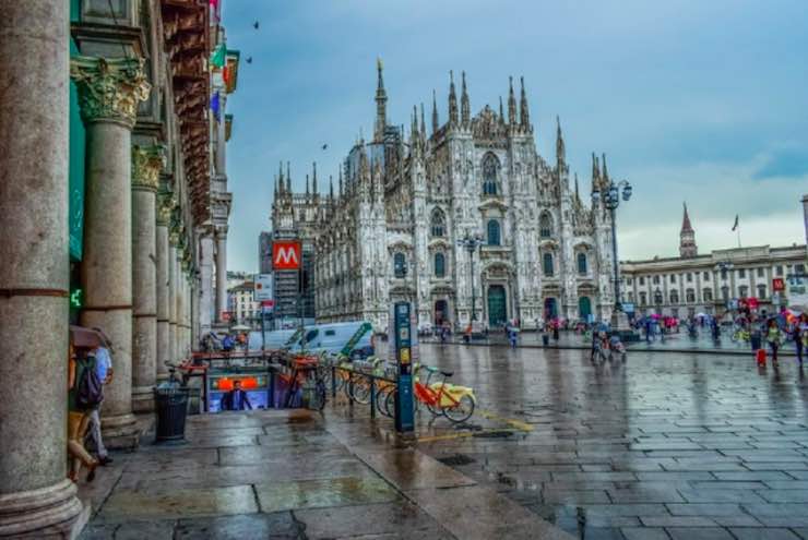 panoramica Città di Milano con vista sul Duomo 