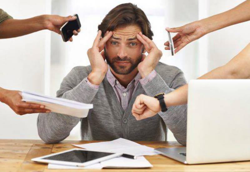 Nove sintomi che dimostrano se una persona è affetta da stress - meteoweek.com