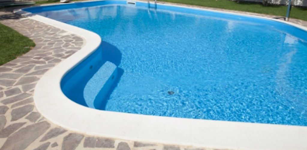 Piscina assassina. Tragedia bimbo di 4 anni muore annegato