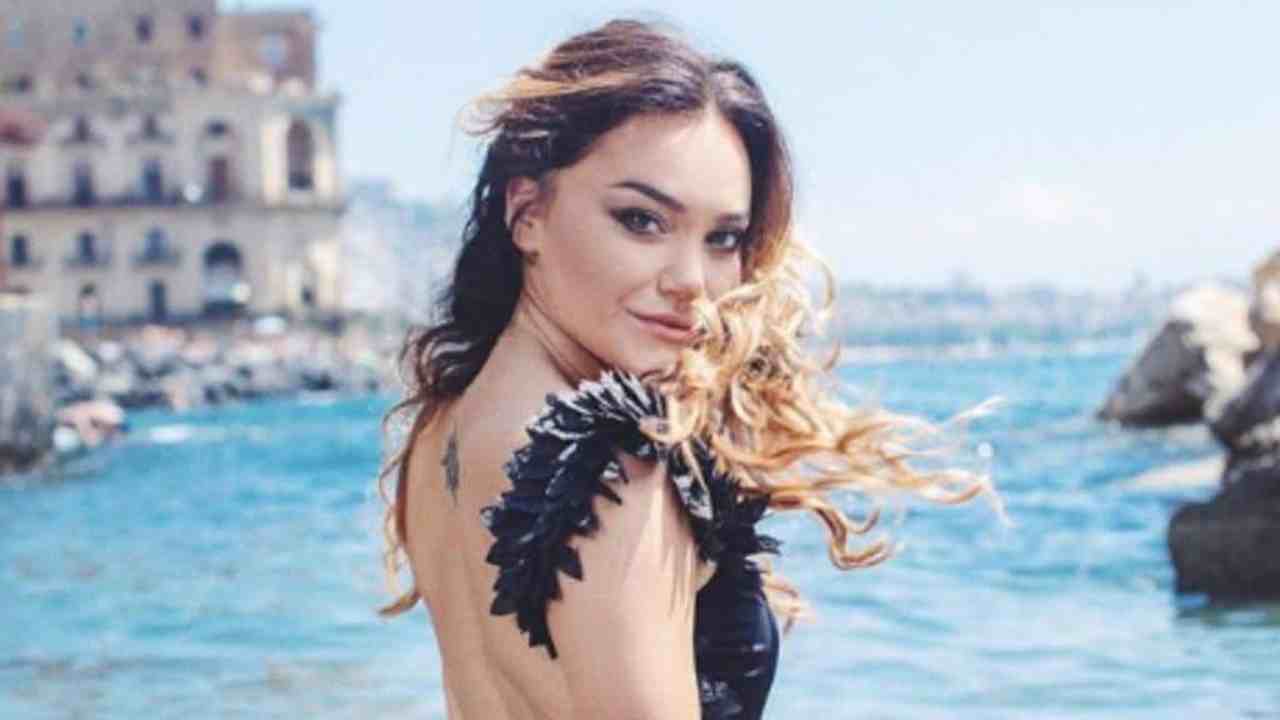 Romina Carrisi | I fan la reclamano: vogliamo vederti nei panni di attrice - meteoweek
