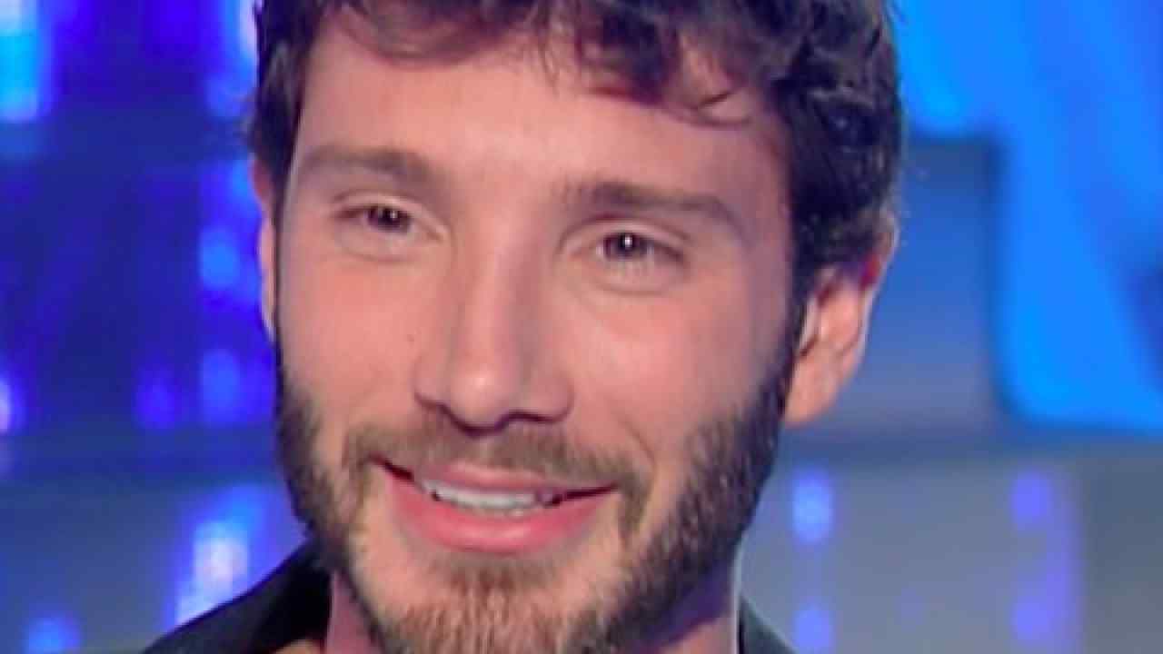 Stefano De Martino rivalità con Belen | Al Festival senza di lei | Video - meteoweek