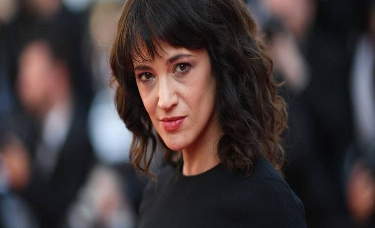 Asia Argento flirta con Andrea Preti | E nato l'amore tra i due - meteoweek.com