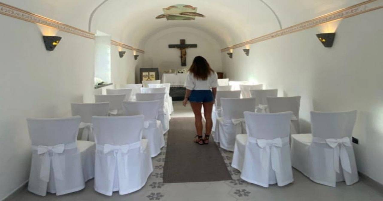 Belen Rodriguez chiesa Napoli | Sposa di nuovo Stefano De Martino | Foto - meteoweek.com