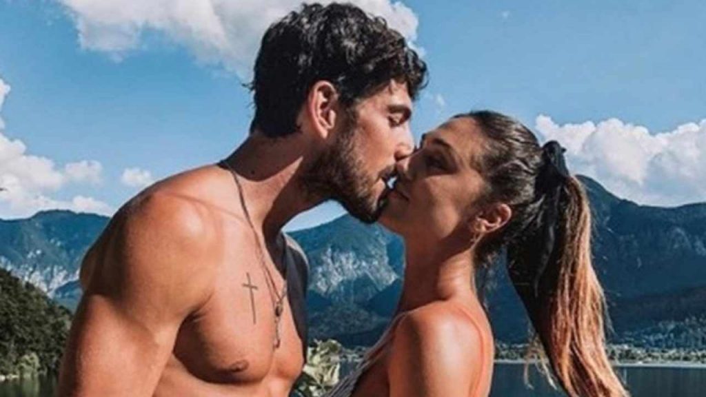 Cecilia Rodriguez e Ignazio Moser lo fanno in diretta | Senza freni | Video