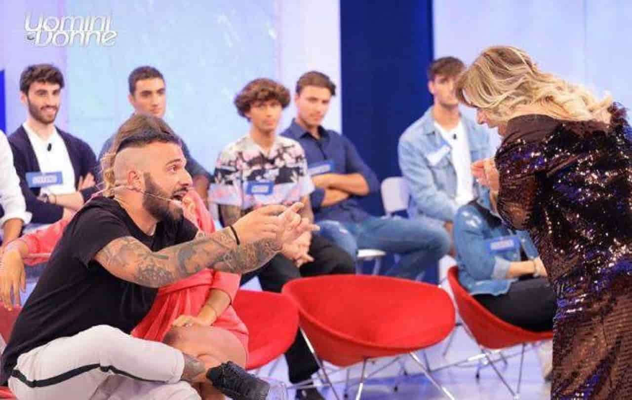 Tina Cipollari contro Er Faina meteoweek