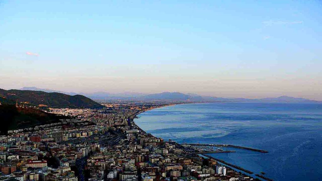 Meteo Salerno oggi mercoledì 20 novembre: piogge e rovesci