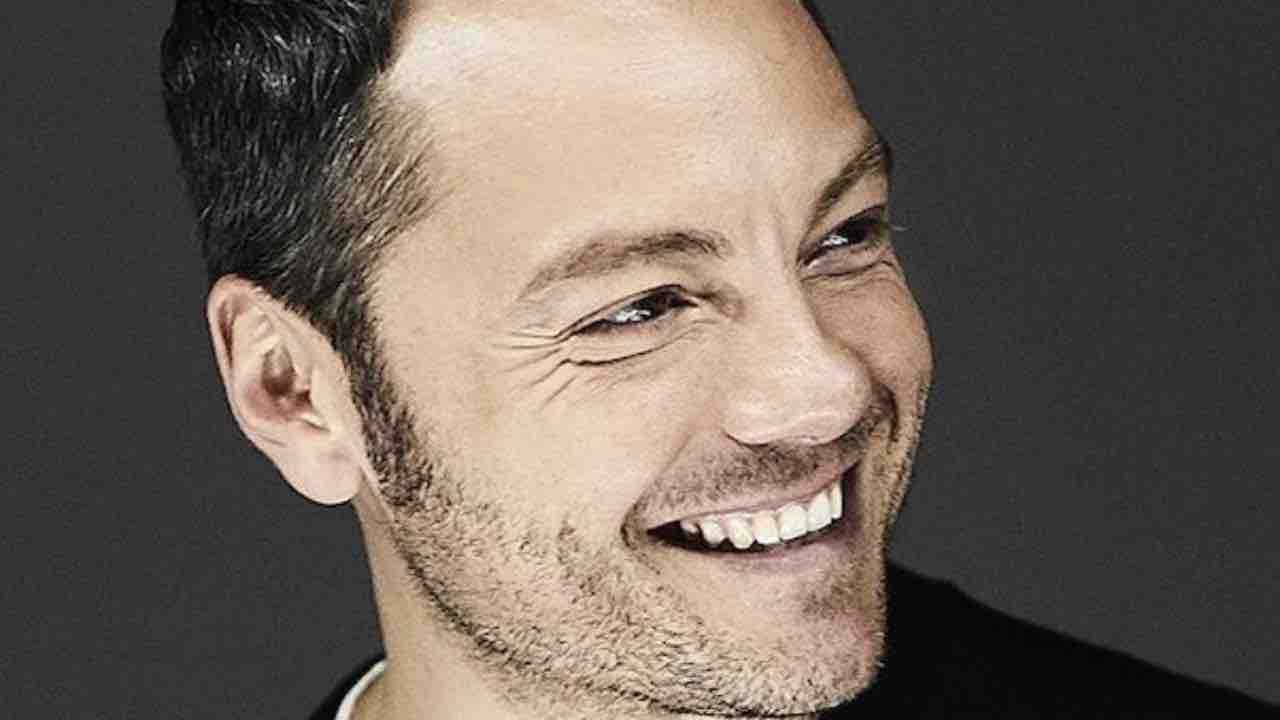 Tiziano Ferro chi è carriera vita privata del cantautore