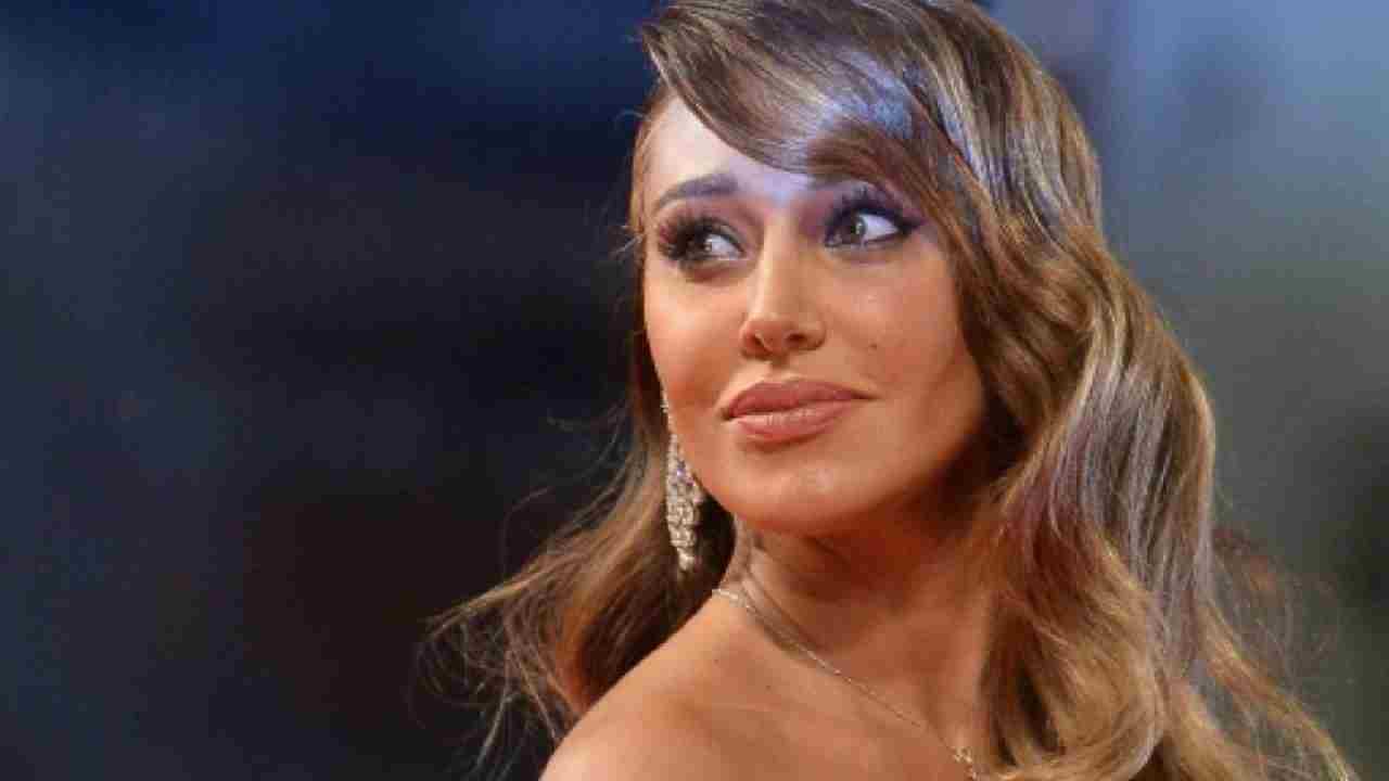 Belen Rodriguez ha una sosia | Ecco chi è che le somiglia | Foto - meteoweek