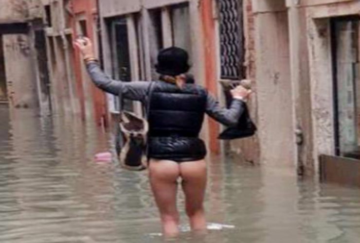 venezia donna nuda