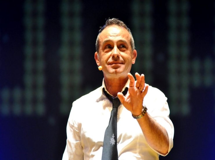 Antonio Giuliani chi è | carriera e vita privata del comico - meteoweek