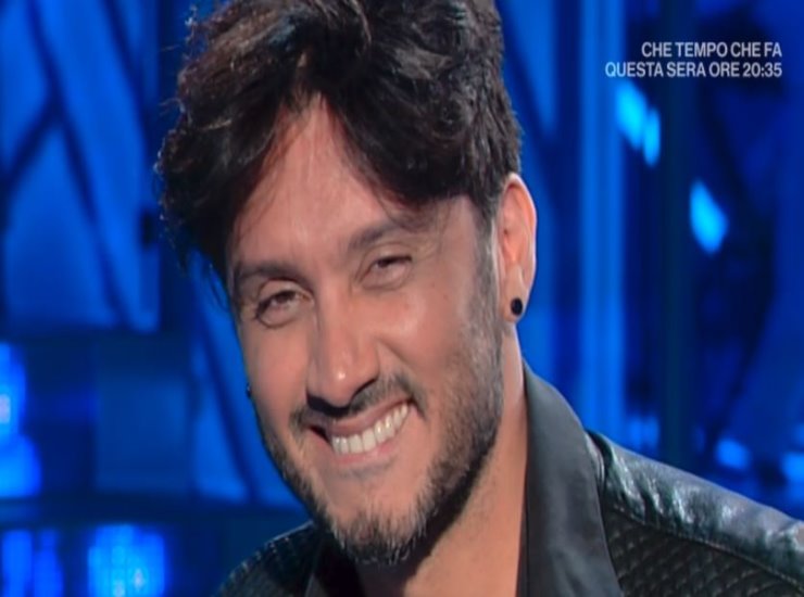 Fabrizio Moro chi è | carriera e vita privata del cantautore - meteoweek