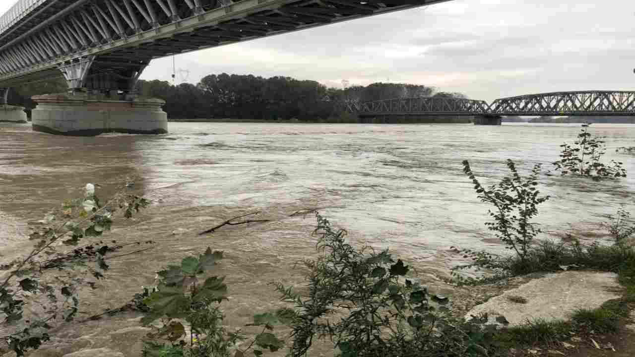 Maltempo, allarme in Piemonte: il Po è in piena, chiusi i Murazzi - meteoweek