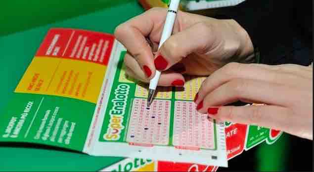 Superenalotto estrazione lotto oggi martedì 5 novembre diretta verifica schedina