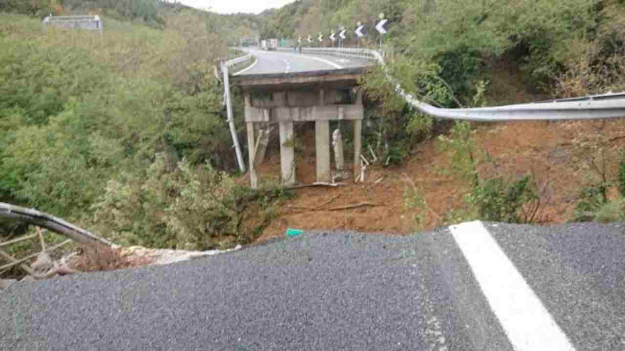 Viadotto crollato, gli esperti: in bilico 15 mila metri cubi di fango - meteoweek