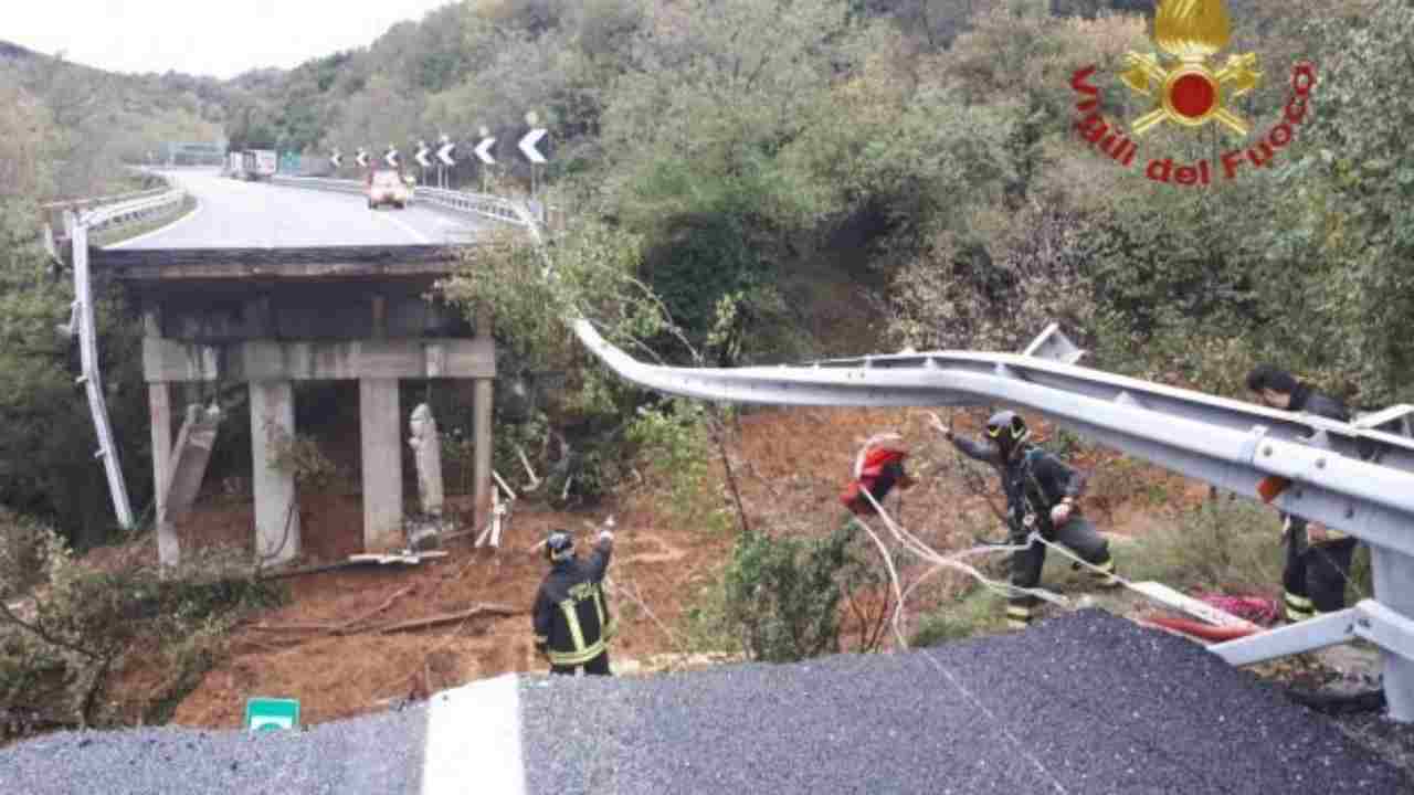 Viadotto crollato, gli esperti: in bilico 15 mila metri cubi di fango - meteoweek