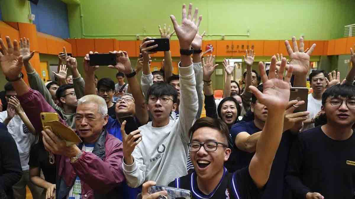 elezioni hong kong vittoria