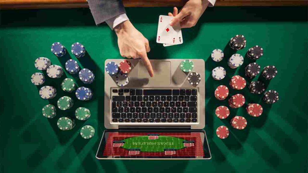Violavano i profili dei clienti online, oscurati siti di gioco e tre denunciati