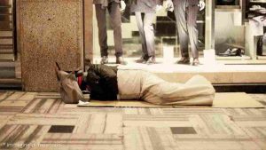 chiesa aperta per clochard
