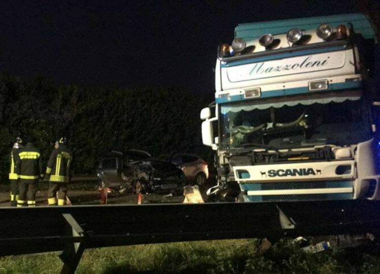 auto contro tir grave un bambino