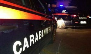 Spari nella notte al cimitero