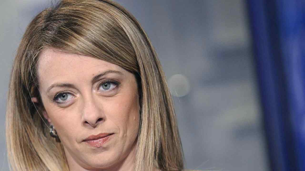 sondaggi solo meloni resiste
