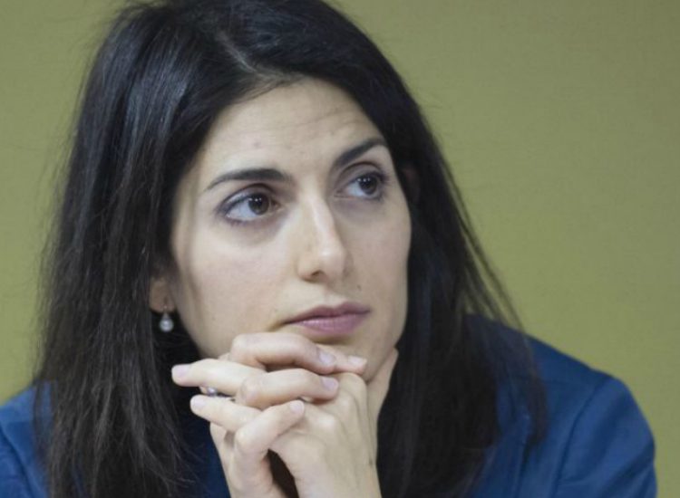 raggi risponde alle accuse