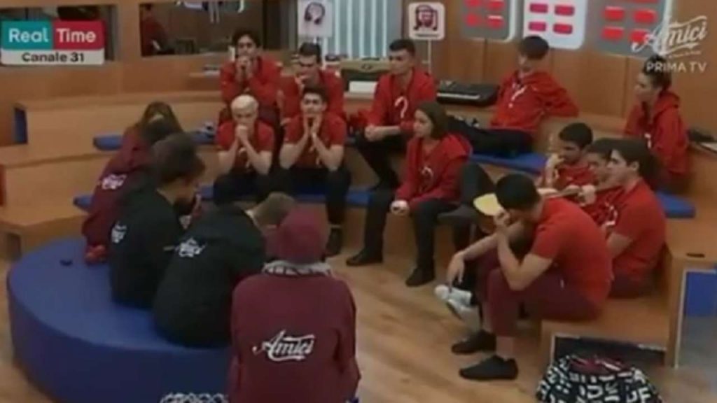 Frattura nelle classe dei ballerini | Sfide in atto ad Amici 19