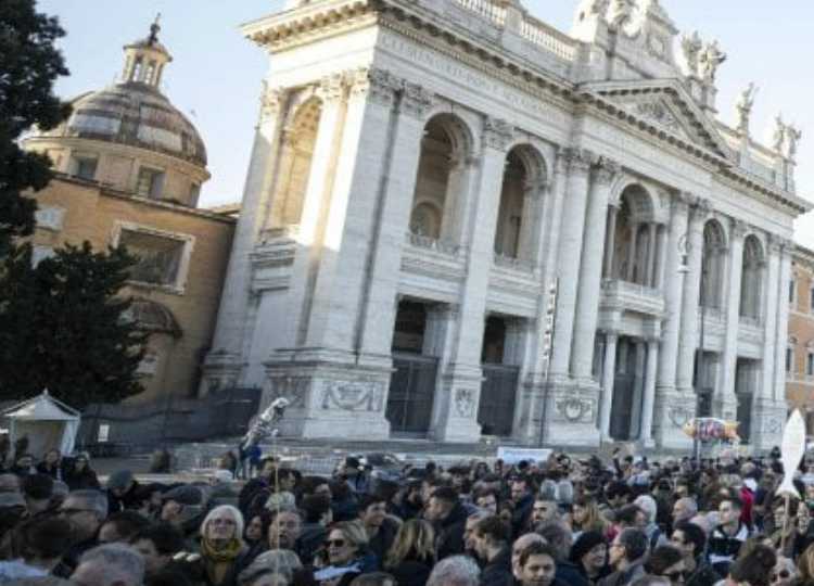 santori tiene lontano conte