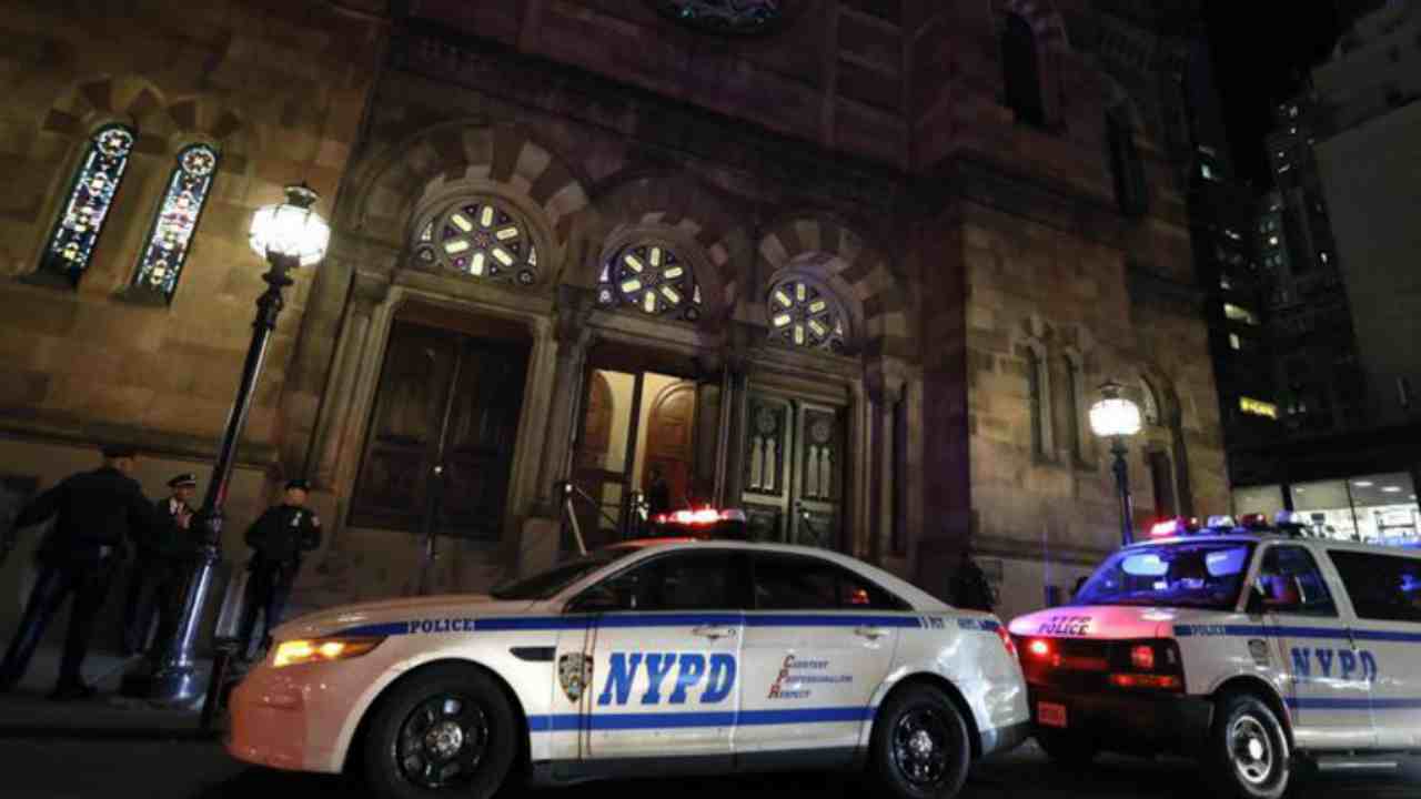 attacco a sinagoga