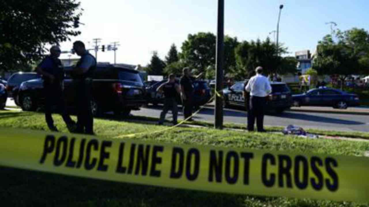 SI AGGIUNGE UN MORTO SPARATORIA TEXAS