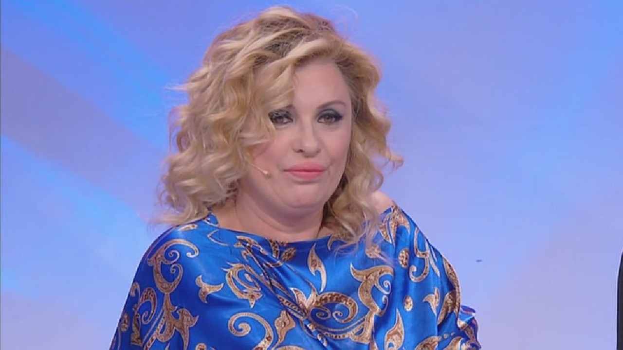 Tina Cipollari inferocita contro il pubblico