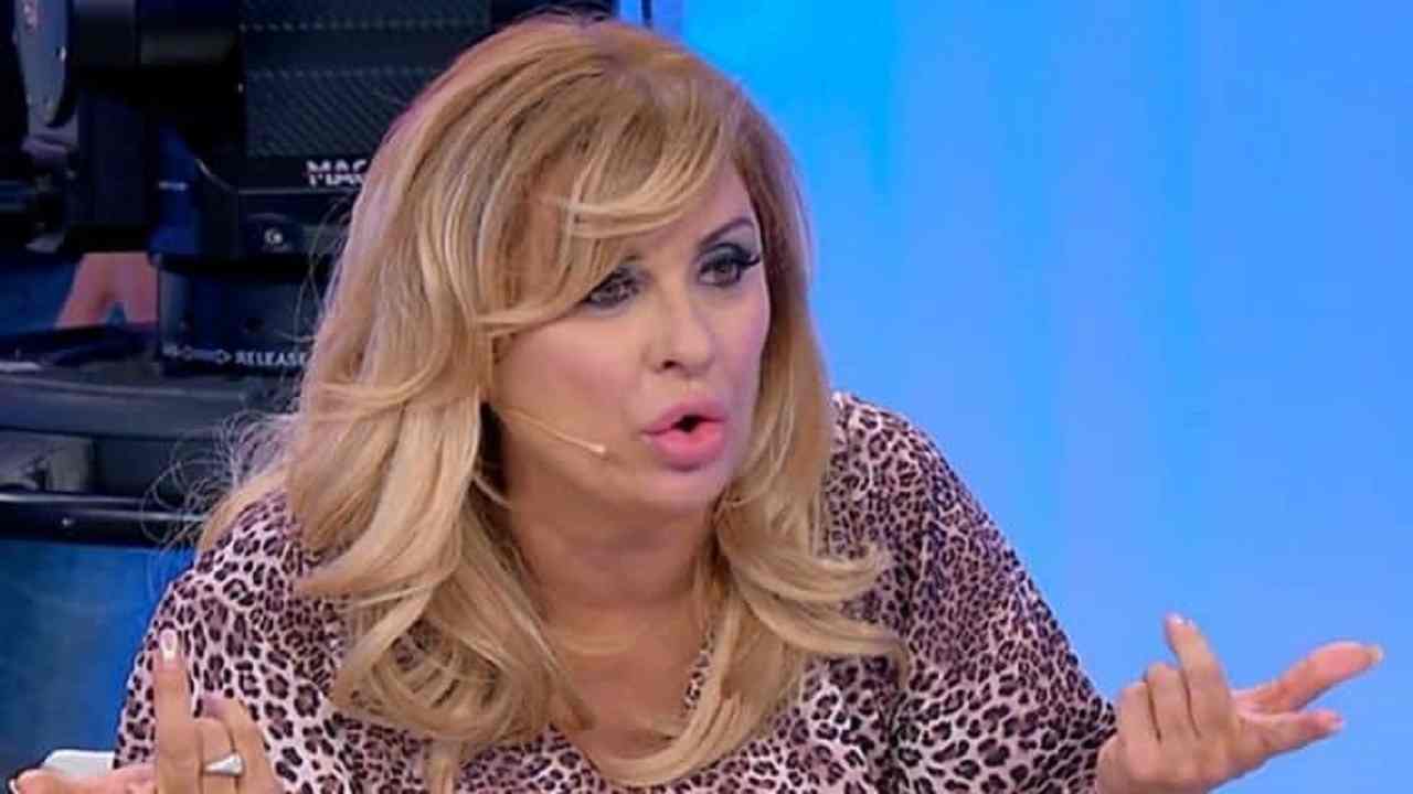 Tina Cipollari lite furiosa con Veronica Burchielli 