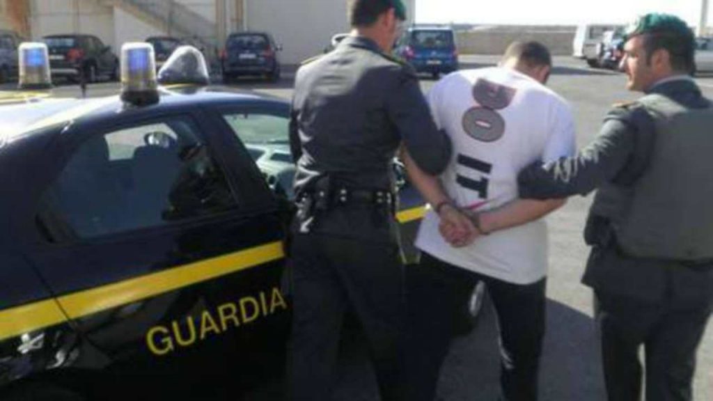 Corridoi dall’Albania di Armi e droga, arrestate 20 persone