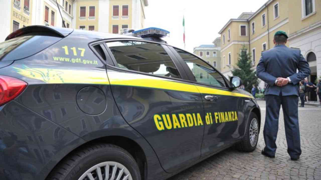 roma sequestro frode fiscale