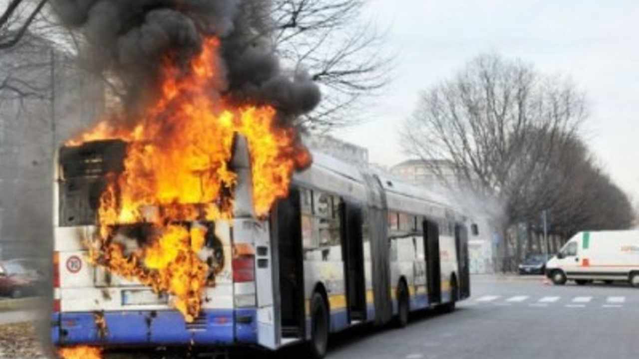 incendio-bus-torino
