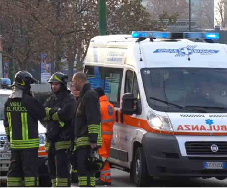 Milano si scontrano automezzi