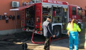 muore brasiliano che si da fuoco