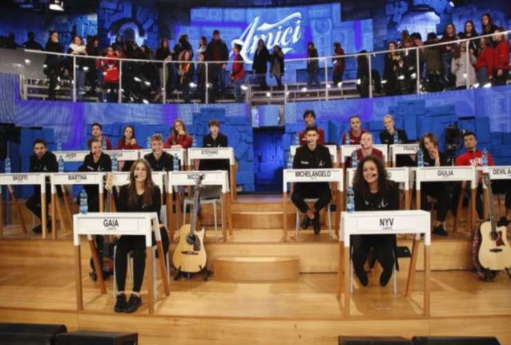 I ragazzi di Amici 19: telefoni sequestrati - meteoweek