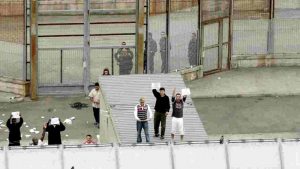 rivolta al cpr torino