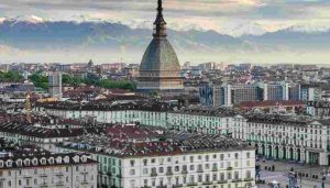 scritte razziste a torino