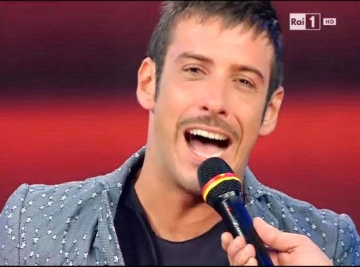 Francesco Gabbani chi è | carriera e vita privata del cantante - meteoweek