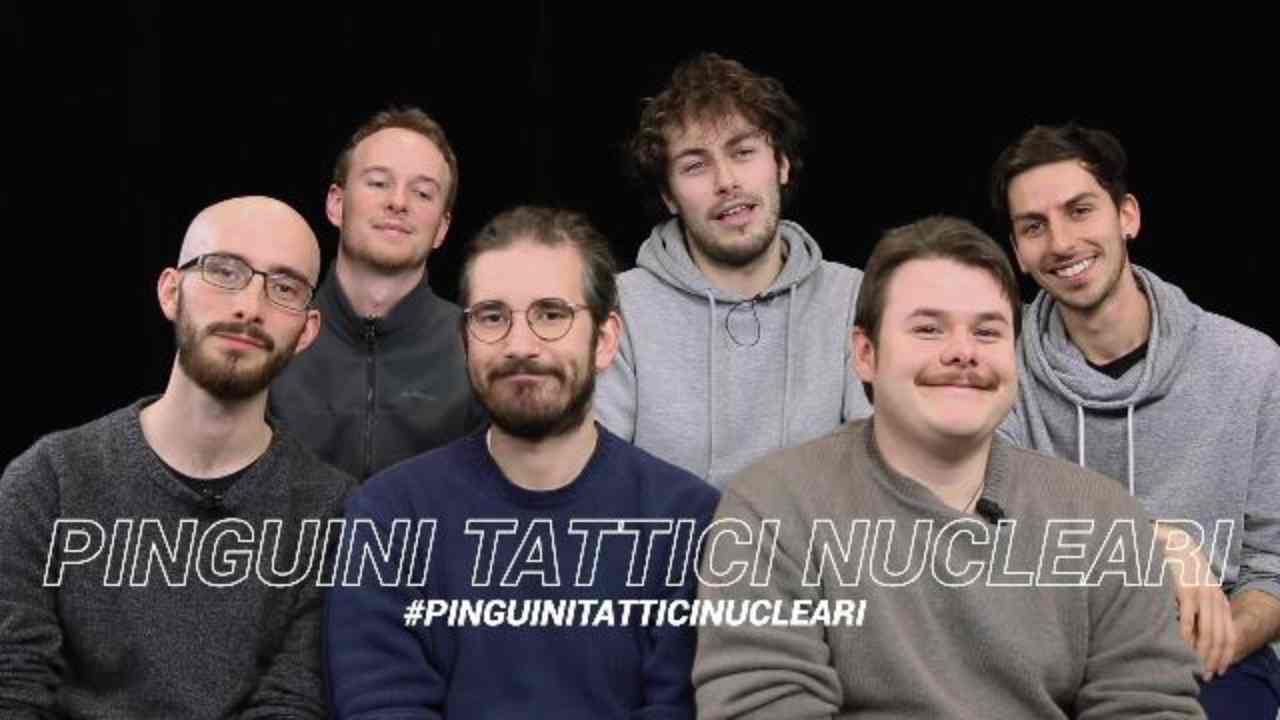 Pinguini Tattici Nucleari chi sono storia del gruppo rock italiano