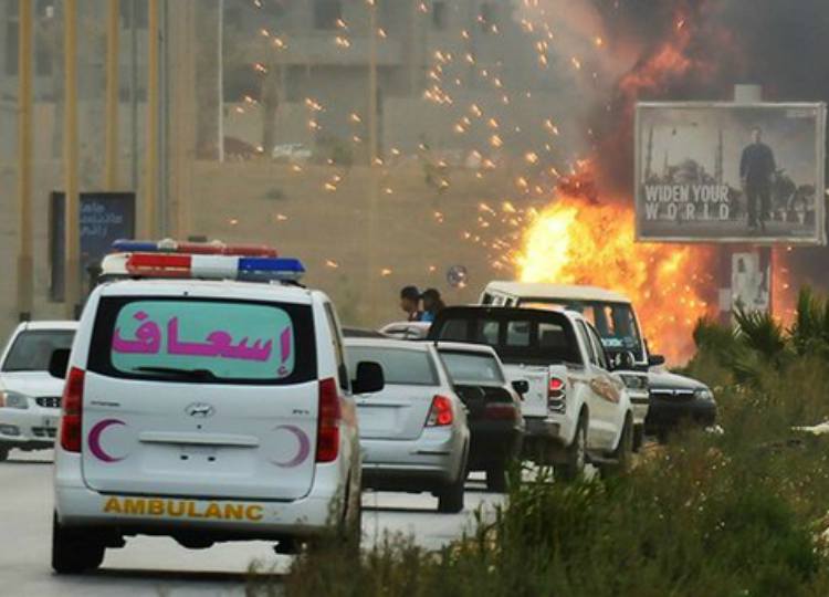 bombe su tripoli