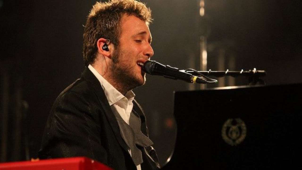 Raphael Gualazzi chi è | carriera e vita privata del cantautore - meteoweek