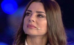 Serena Enardu è una donna senza coraggio